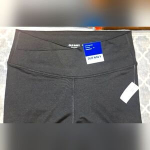 NWT womens Old Nave 7/8 Extra High Rise Ankle leggings Size Large.